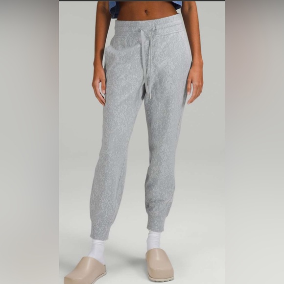 lululemon athletica Pants - Lululemon ready to rulu hr jogger